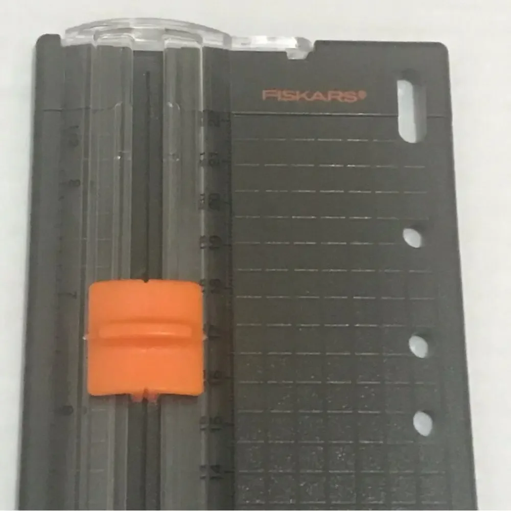 Portable Scrapbook Paper Cutter - Picture 2 of 5